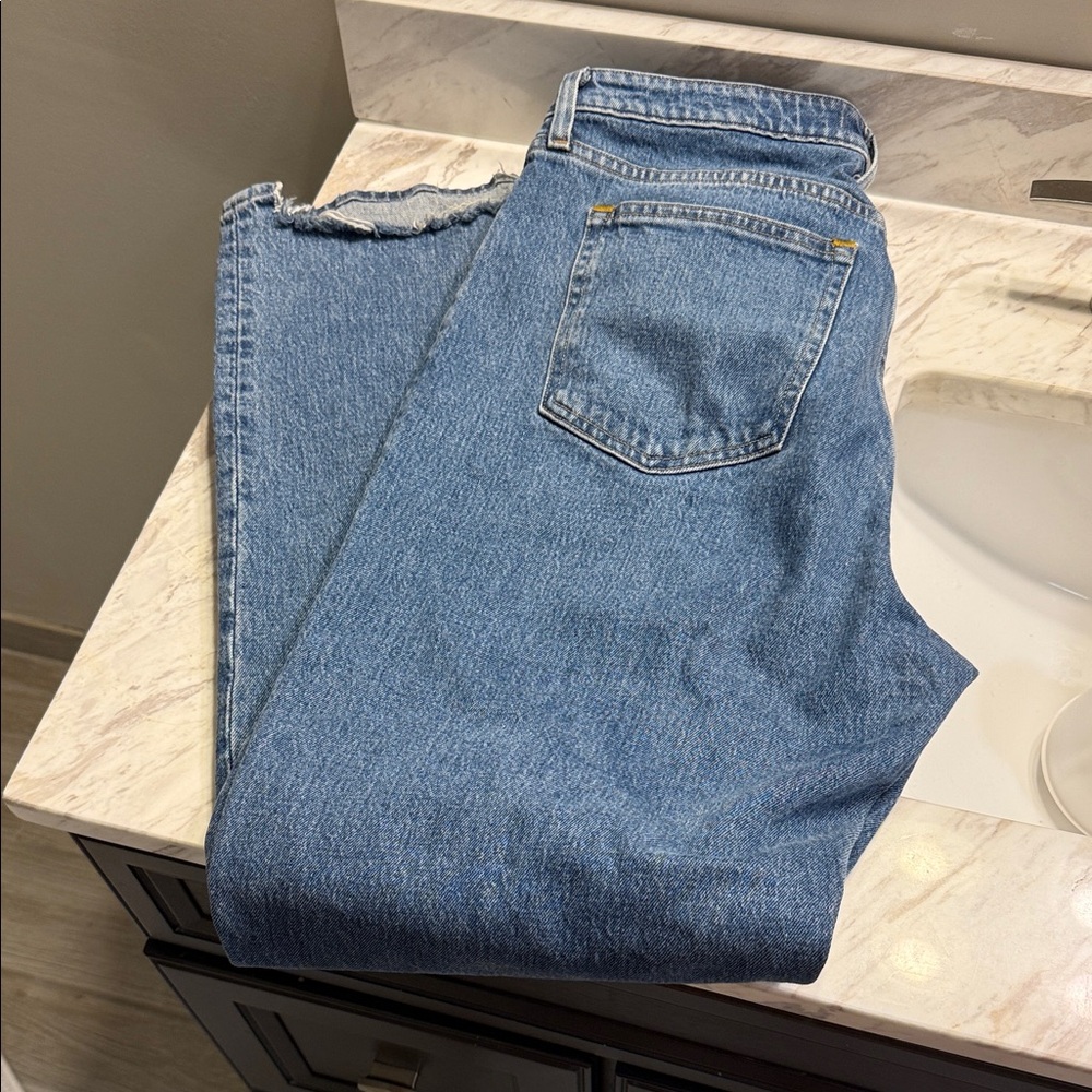 Abercrombie high rise 90s relaxed jean size 31 long